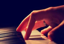 金年会体育官网入口:楊瀚森砍下30分15籃板 米奇貢獻29分11籃板6助攻 青島隊險勝福建隊.